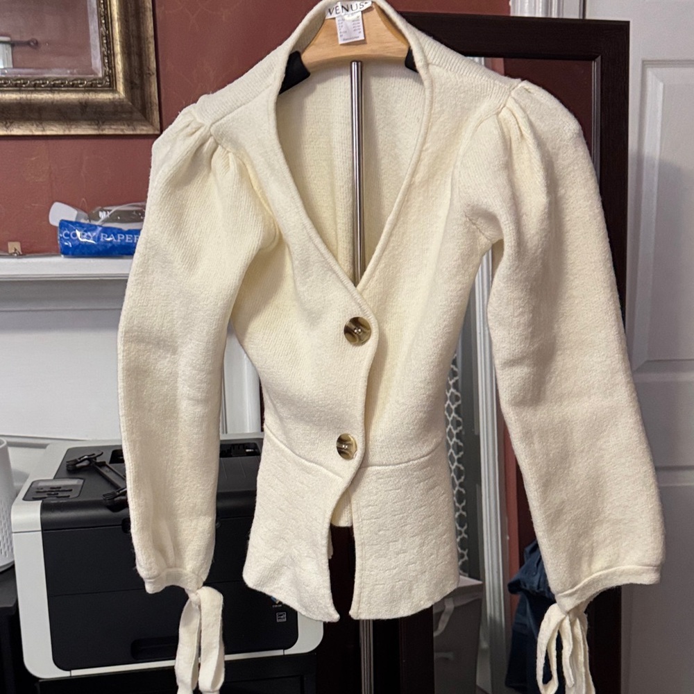 VENUS Cream Blazer with Gold Accents